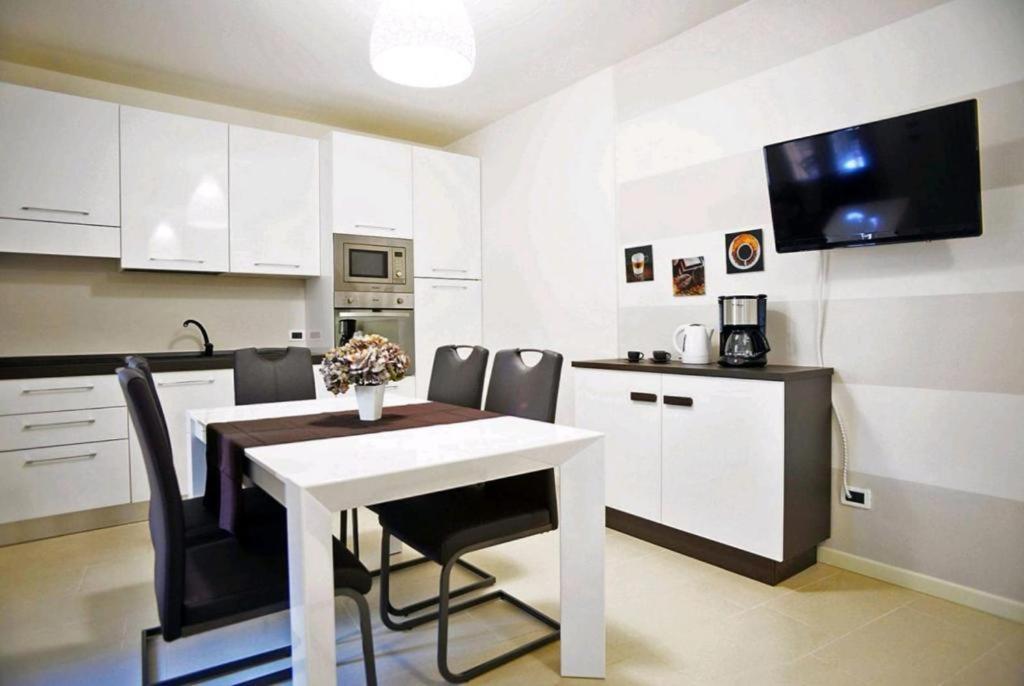 Ventuno - Modern Apartment - Country & Lake Lovere Dış mekan fotoğraf