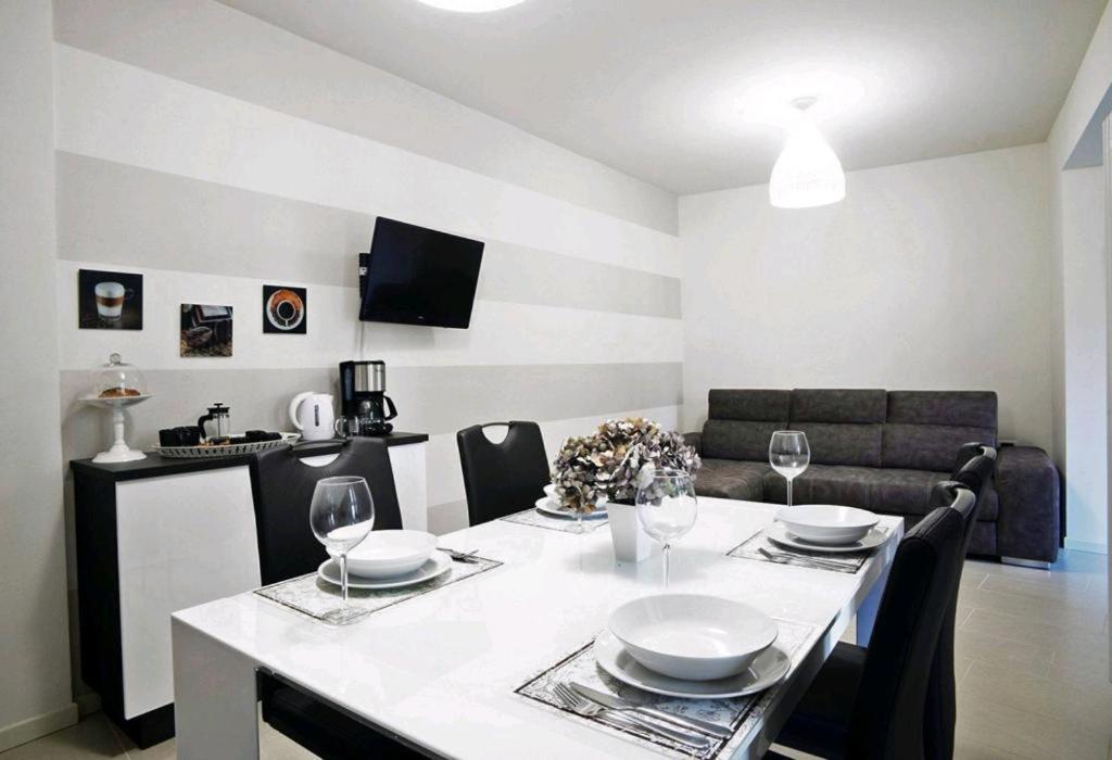 Ventuno - Modern Apartment - Country & Lake Lovere Dış mekan fotoğraf